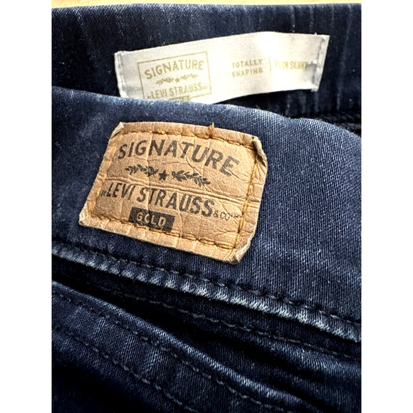 Signature by Levi Strauss Womens Totally Shaping Pull-on Skinny Jeans Size 32/28 - Picture 5 of 8